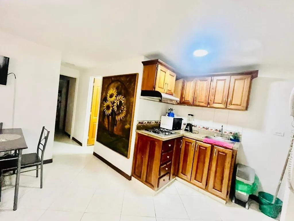 Hermoso Apartamento En La Floresta - Μεντεγίν 0*,  Κολομβία